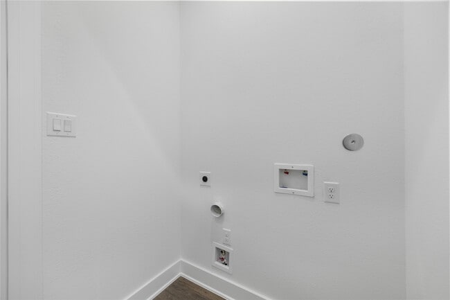 Building Photo - 6812 Tuskegee St