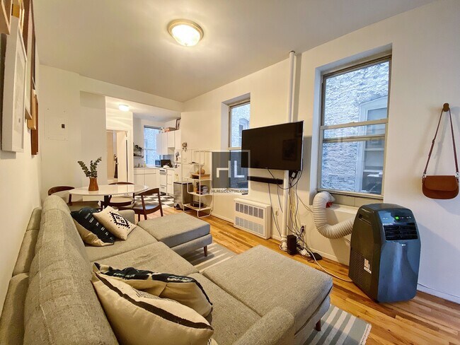 Building Photo - KING STREET