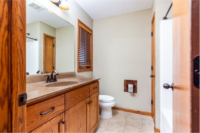 Building Photo - 6311 Fairway Dr NW