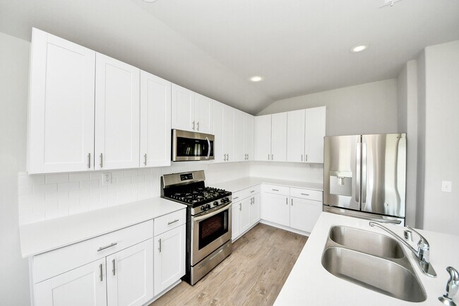 Building Photo - 20730 Southern Wds Blvd