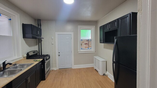 Building Photo - 1464 N 62nd St