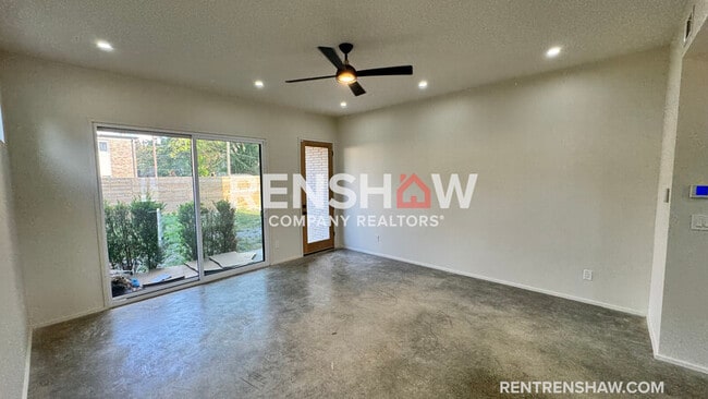 Building Photo - 42 Angelus St