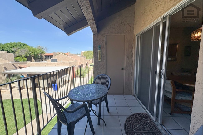 Building Photo - 2Bed/2Bath Condo at Thomas Rd/56th St! Ready for Immediate Move-In!