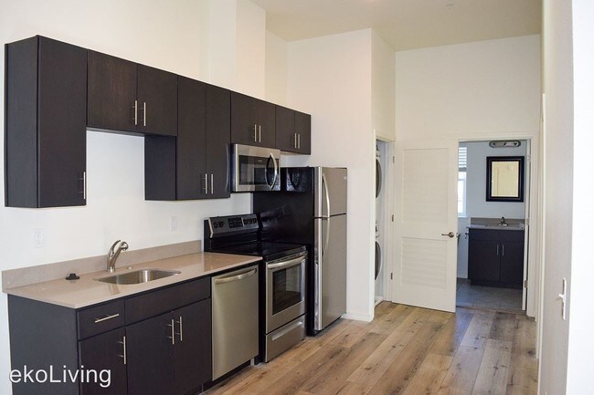 Building Photo - 5120 N Lombard St