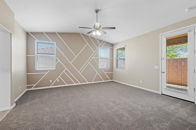 Building Photo - 12406 W Northview Ave