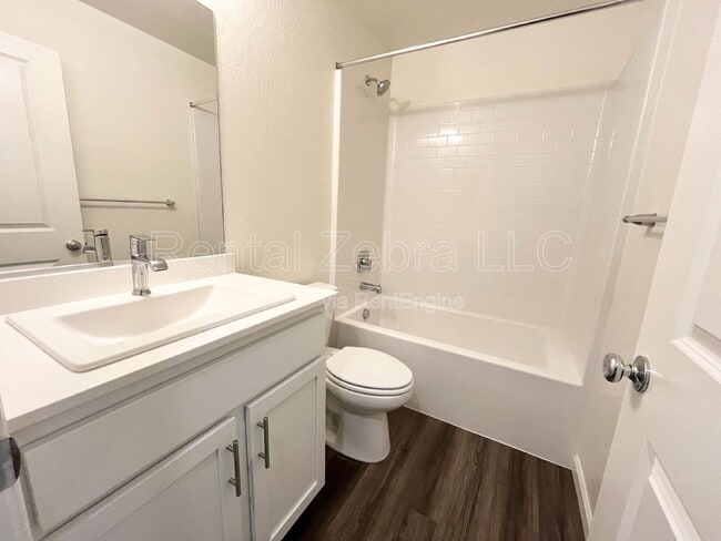 Building Photo - 356 Halisan Ct