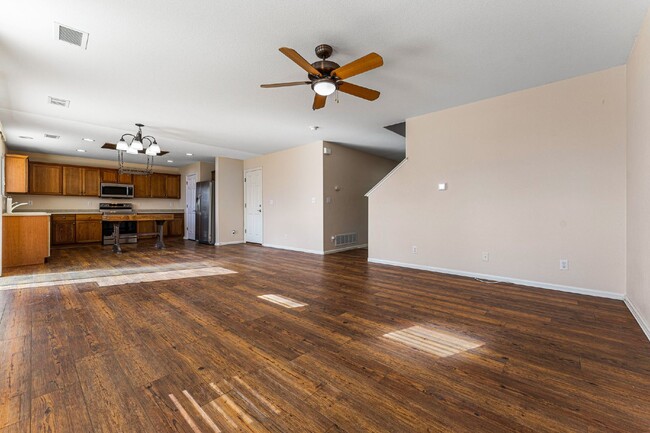Building Photo - Lovable 3 Bed, 2.5 Bath Single Family Thor...