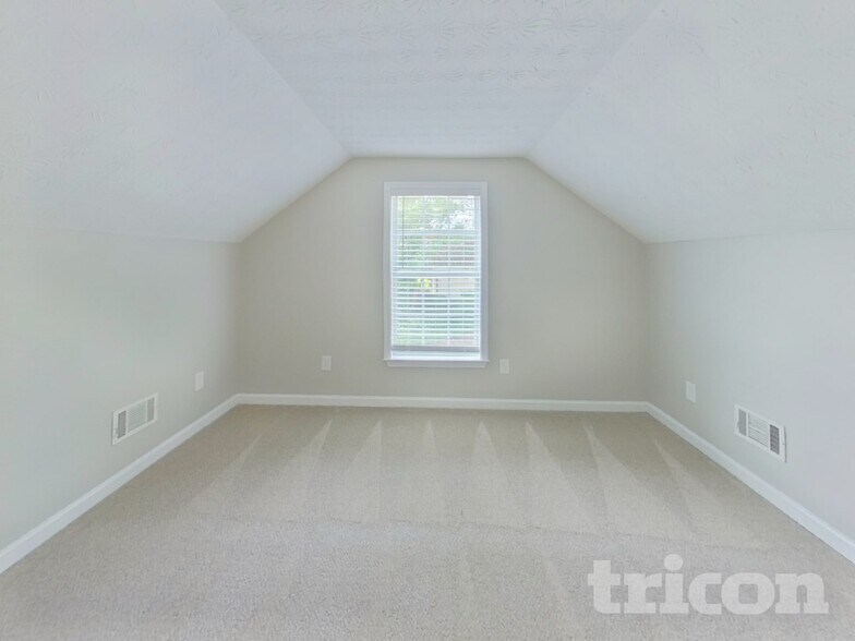 Building Photo - 170 Oak Hill Dr