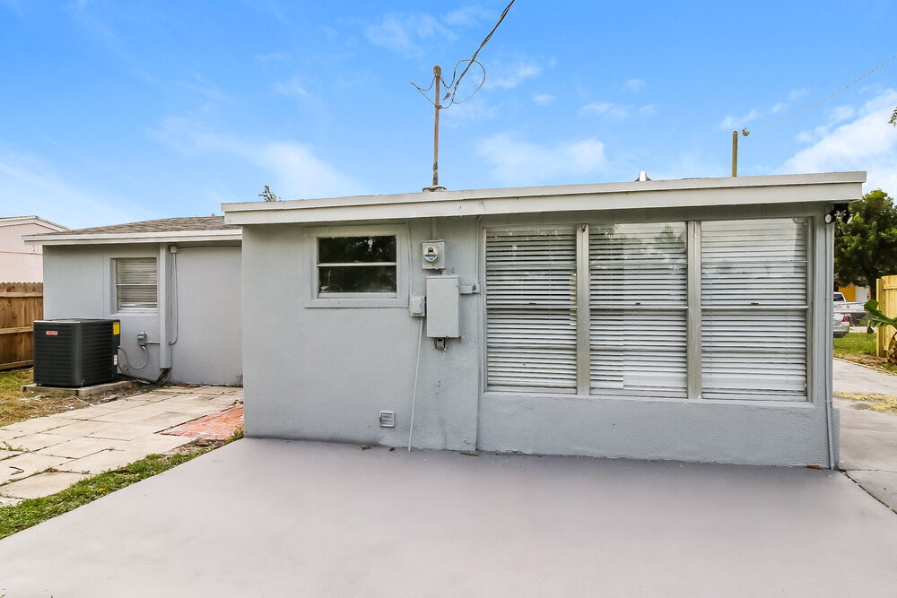 Building Photo - 5383 Eadie Pl