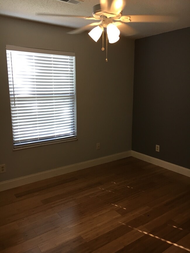 Building Photo - Summergate Parkway Condominiums