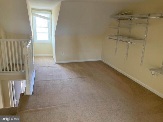 Building Photo - 228 Orange St