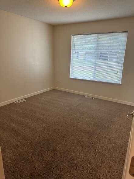 Building Photo - 1729 Emerald Trl SE