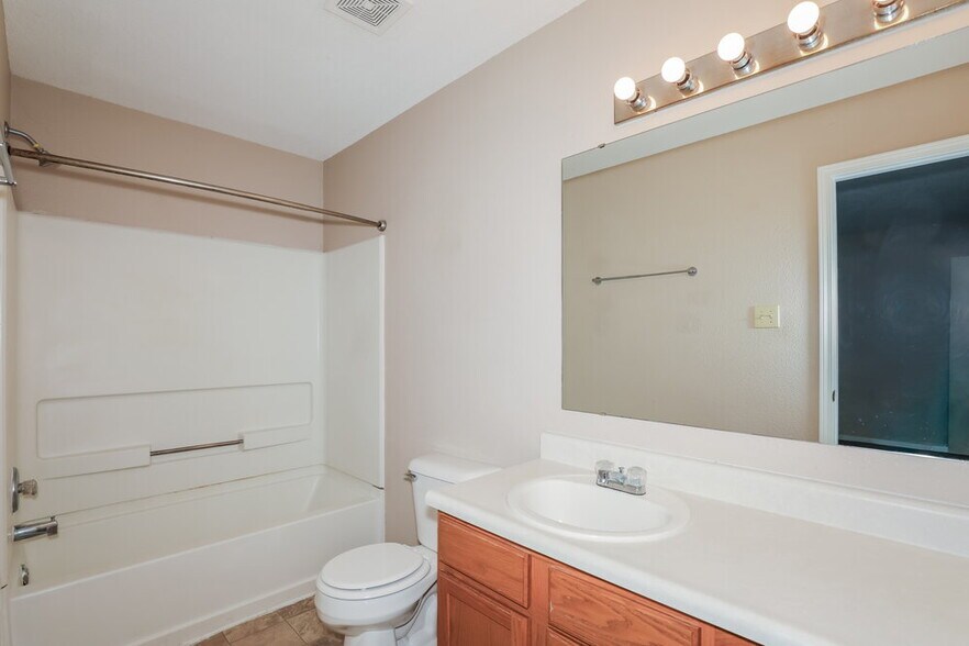 Building Photo - 7756 Mistflower Ln