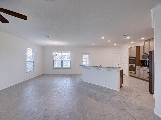 Building Photo - 1045 Arbor Acres Loop