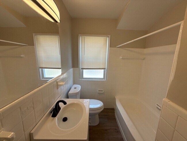 Building Photo - Renovated 3-Bedroom Home – We Welcome Sect...