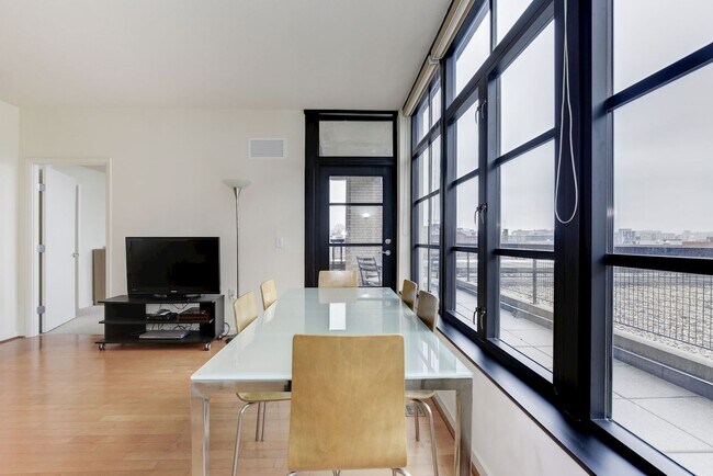 Building Photo - Luxurious Fully Furnished 2BR in the Heart of Mount Vernon Triangle!