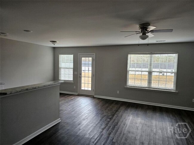 Building Photo - 207 Evans Ter