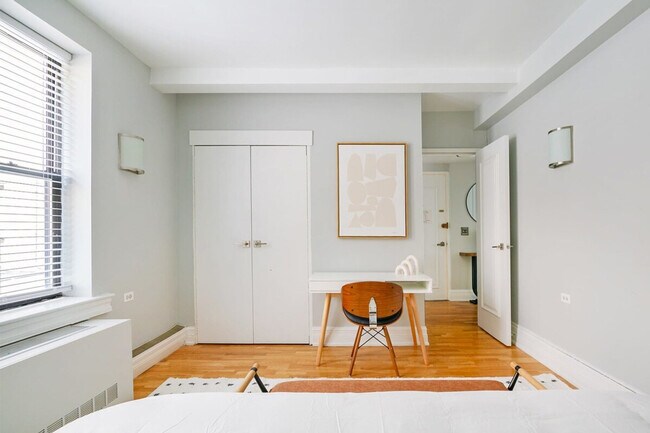 Building Photo - 240 W 73rd St