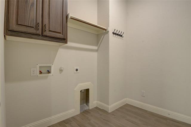 Building Photo - 805 Beeville Ct