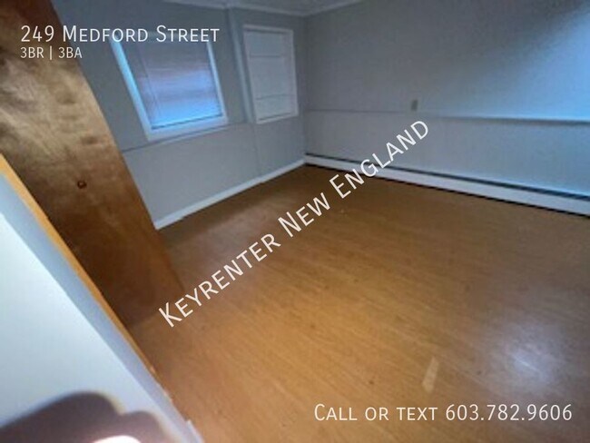 Building Photo - 249 Medford St