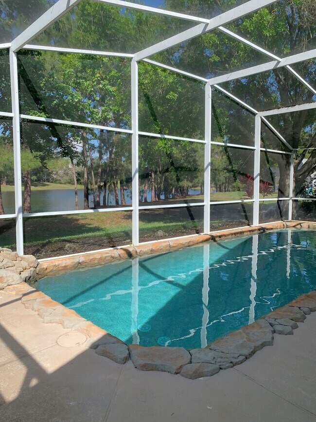 Building Photo - 3/2 Pool Home in Manderley Run