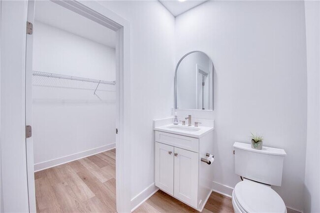 Building Photo - 304 Highbridge Ln