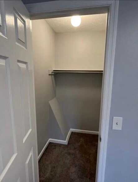 Building Photo - 1406 22nd Ave N