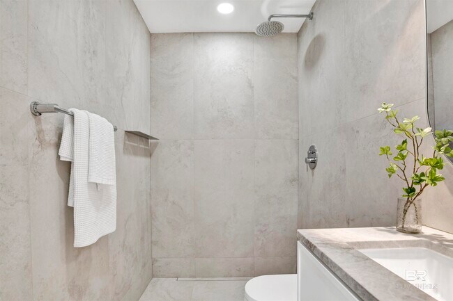 Building Photo - 380 S Church St