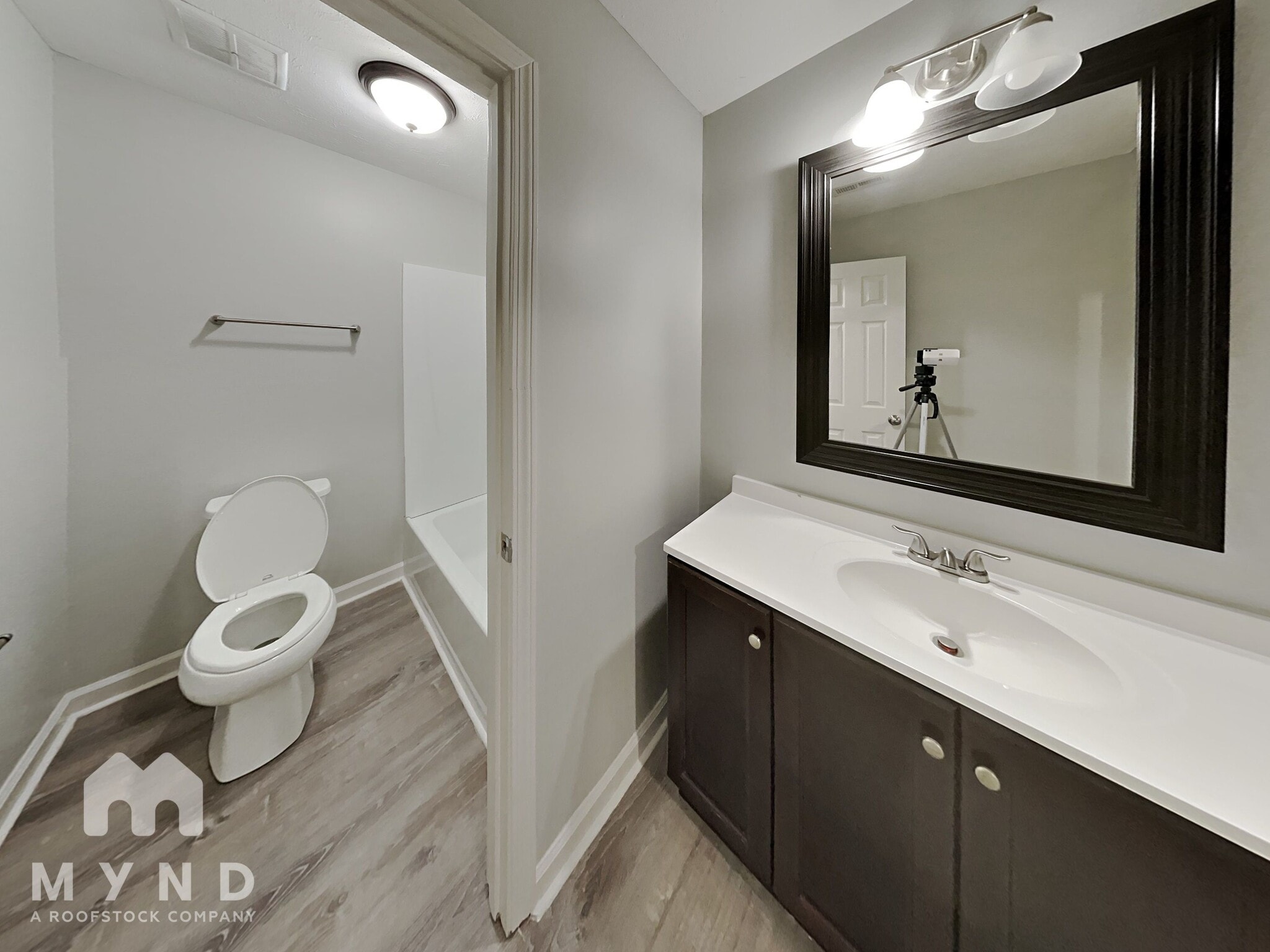 Building Photo - 240 N Hurst Mill Rd