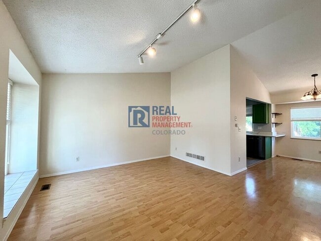 Building Photo - 10285 Quail St