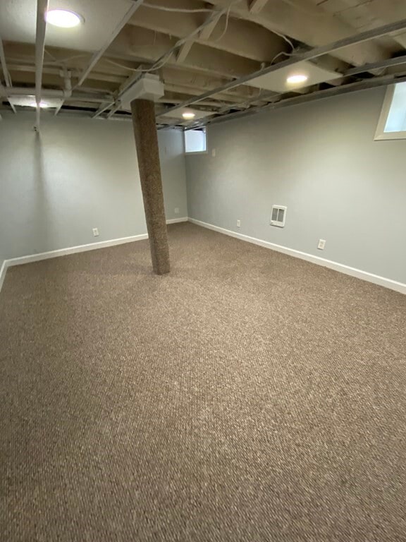 Building Photo - 12 Avon St