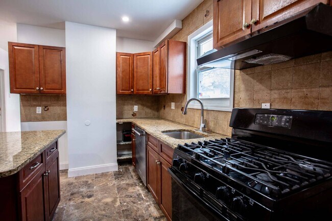 Building Photo - 222 Lowell Ave