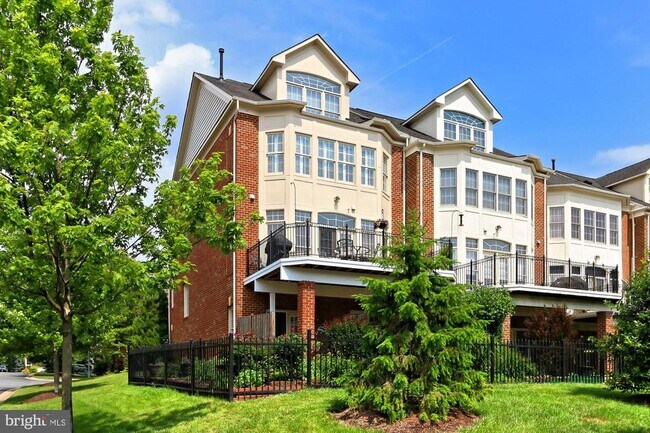 Building Photo - 43780 Ballybunion Terrace