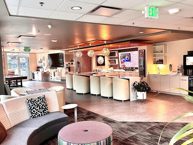 Building Photo - 11011 NE 9th St