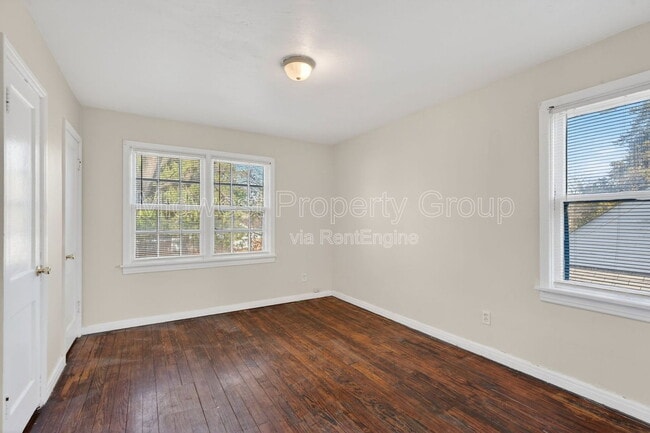 Building Photo - 9923 Jeffrey Dr