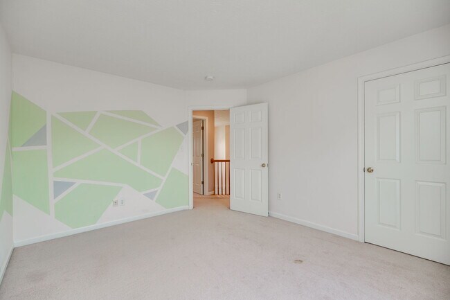 Building Photo - 2233 Oakbrook Blvd