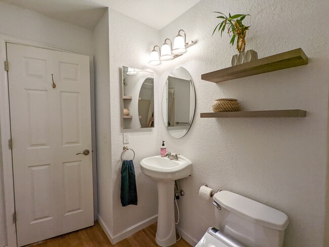 Building Photo - 6122 Habitat Dr