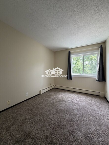 Building Photo - 1601 N Innsbruck Dr