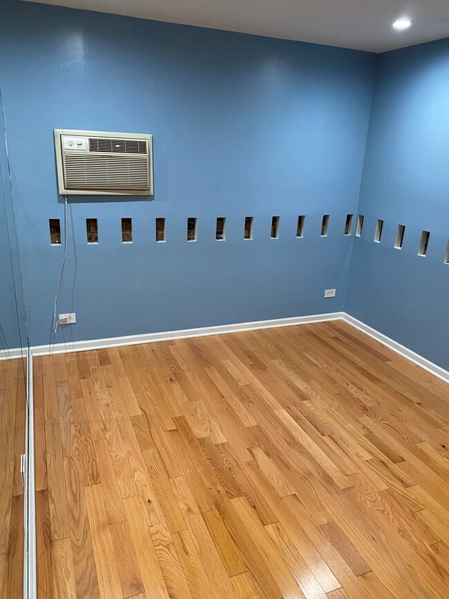 Building Photo - 455 W Grant Pl