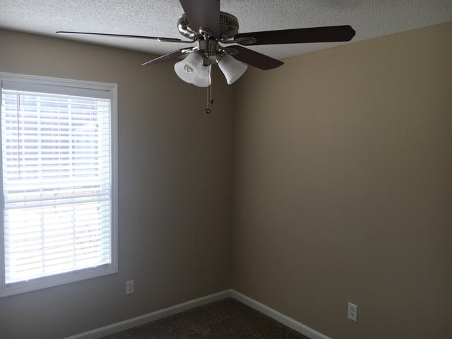 Building Photo - Perfect 3 Bedroom, 2 Bath Home For Rent accepting vouchers and no application fee