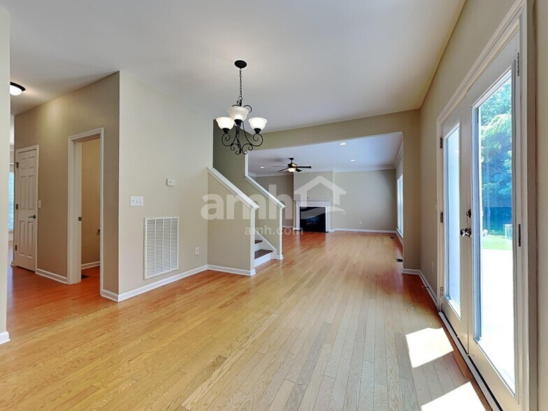 Building Photo - 319 Forest Bend Dr