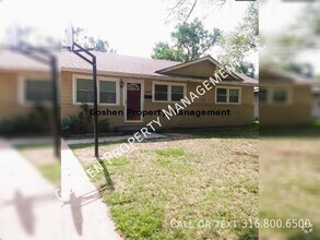 Building Photo - Foxy 3 Bed 1 Bath with Fenced Yard - Unfin...