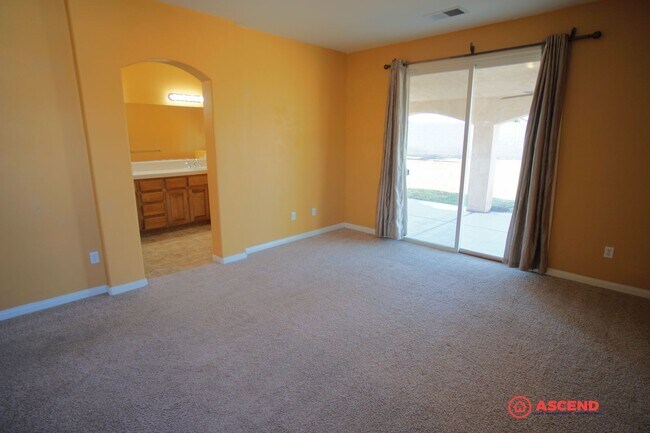 Building Photo - Lovely Home in Southwest Bakersfield!