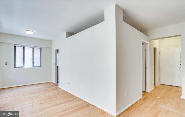 Building Photo - 1711 Massachusetts Ave NW