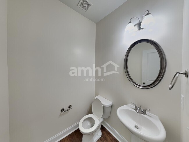 Building Photo - 2615 Beal St