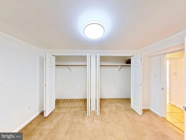 Building Photo - 1012 Loxford Terrace