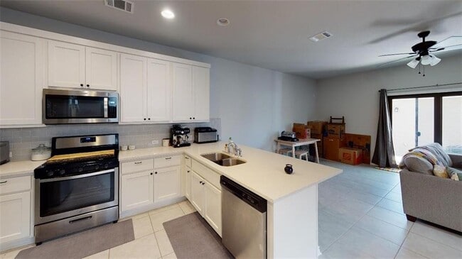 Building Photo - 1720 Yaupon Grove Ln