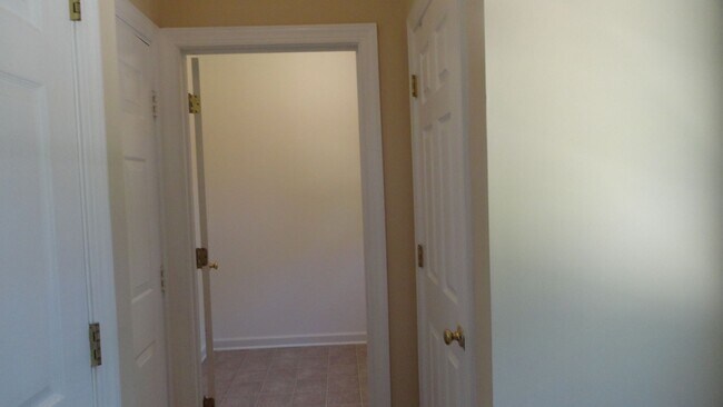 Building Photo - Beautiful home in Seaford