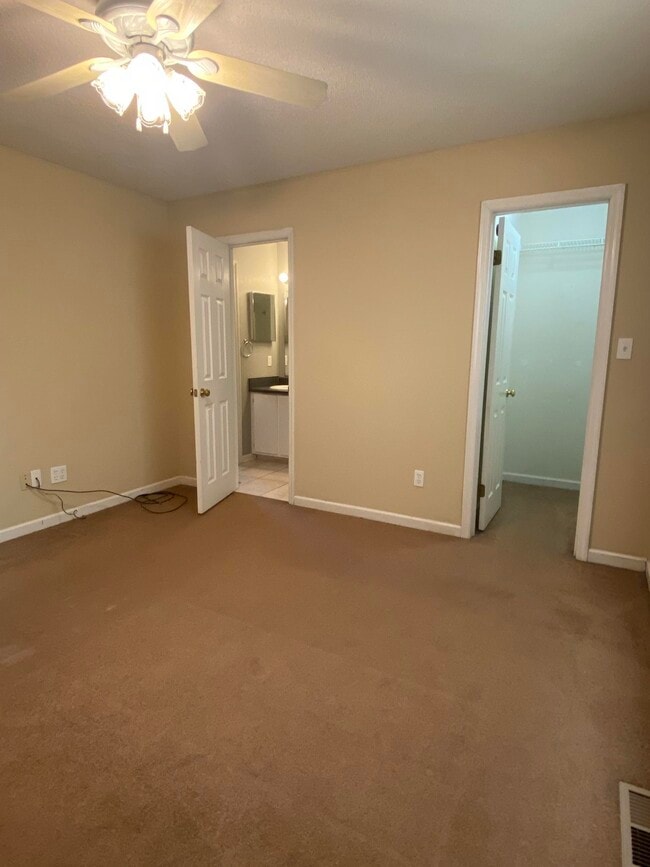 Building Photo - 2507 Golden Park Ln
