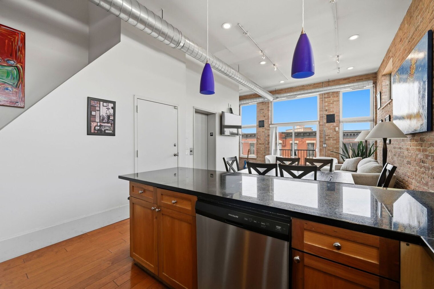 Building Photo - 1541 N Milwaukee Ave